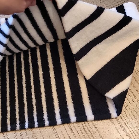 Cute scarf cream and black - Picture 8 of 9